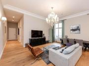 Elegante Altbauwohnung mit Südwest Balkon in...