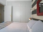 Elegante apartamento de 1 dormitorio con balcón y aire...