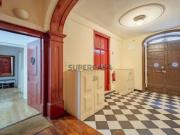 Elegante Apartamento T3 Renovado no Centro Histórico de...
