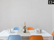 Elegante appartamento con 3 camere da letto in affitto...
