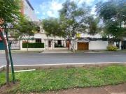 ¡Elegante casa ambientada como oficina en zona Exclusiva...