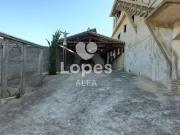Elegante Casa com Área de Lazer, Três Dormitórios e Suítes