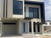 Elegante casa en venta en Isla Celeste, Etapa Babor. J.Mar