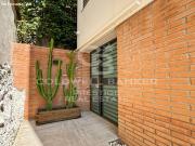 Elegante casa familiar con jardín y vistas en entorno...