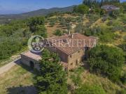 Elegante Casale in Pietra con Vista Panoramica nel Cuore...