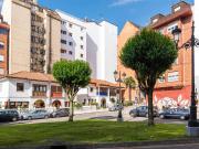 Elegante Chalet Reformado en Oviedo: Jardín, Terraza y...