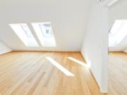 Elegante Dachgeschoß Wohnung mit 14 m² Balkon in 1130 Wien