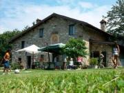 Elegante e caratteristico cascinale immerso nel verde