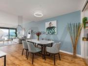 Elegante e com uma vista única: T2 Ajuda mobilado