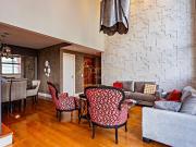 Elegante e confortável Duplex à venda totalmente mobiliado!