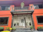 Elegante e impecable, lista para habitar casa en Bosques...