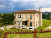 Elegante Finca en Venta Estilo Clásico Europeo