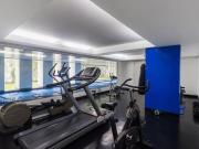 Elegante flat con acabados Top y vista a los verdes...