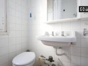 Elegante habitación en alquiler en apartamento de 6...