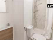 Elegante habitación en alquiler en apartamento de 9...