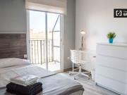 Elegante habitación en alquiler en un apartamento de 4...