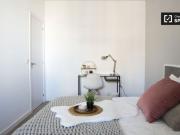 Elegante habitación en alquiler en un apartamento de 8...