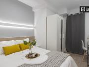 Elegante habitación en alquiler en un apartamento de 8...