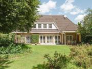 Elegante Landhausidylle Im Schwanenhof am Golfplatz zuhause