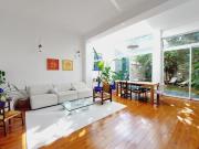 ÉLÉGANTE MAISON FAMILIALE RÉNOVÉE PAR ARCHITECTE...