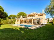 Elegante Moradia Independente no Prestigiado Resort Vila...