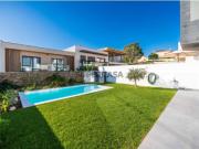 Elegante moradia T4 de arquitetura contemporânea em...