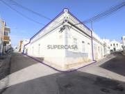 Elegante Moradia Típica T3 com Garagem, Quintal e...