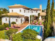 Elegante Moradia V4 na Balaia, a pé da praia