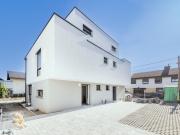 Elegante Neubauten: Erstbezug mit Garten, Terrasse und...