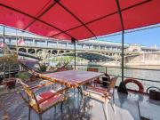 Élégante Péniche avec une vue unique de la Seine Terrasse Po