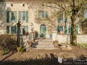 Élégante propriété en pierre rénovée, volumes généreux...