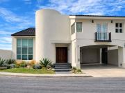 Elegante residencia en venta, Fraccionamiento Almendros