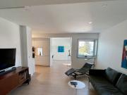 Elegante T2 com duas suítes, varanda e garagem junto ao...