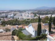 Elegante villa con vistas panorámicas al mar en Nueva...