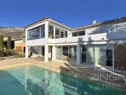 Élégante villa contemporaine en position dominante – Vue...