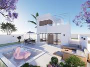 Elegante Villa de 3 Dormitorios Cerca de la Playa en...