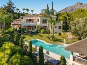 Elegante Villa de Estilo Andaluz – Las Lomas del...