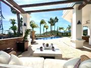 Elegante Villa de Golf con Espectaculares Vistas al Mar...