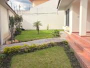 Elegante villa en venta con 546m2T sector Ordóñez Lasso...