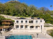 Élégante villa provençale contemporaine au calme absolu...