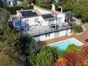 Élégante villa provençale rénovée avec jardin luxuriant...