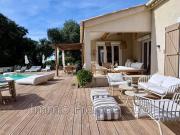 Élégante Villa Provençale Rénovée avec Vue Panoramique...