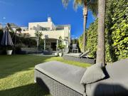 Elegante vivienda pareada de cuatro dormitorios en la...