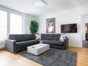 Elegante, vollmöblierte DG Wohnung mit zwei Sonnenterrassen