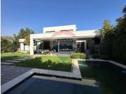 Elegante y Amplia Casa En Aguas Claras