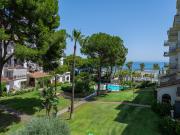 Elegante y Amplio Apartamento con Vistas al Mar en...