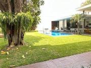 ELEGANTE Y HERMOSA CASA EN LA MOLNA