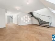 Eleganter Altbau mit modernem Penthouse Dachausbau