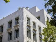 Elegantes apartamentos con piscina en la azotea en Barcelona