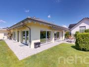 Elegantes Einfamilienhaus mit Garten und Carport für...